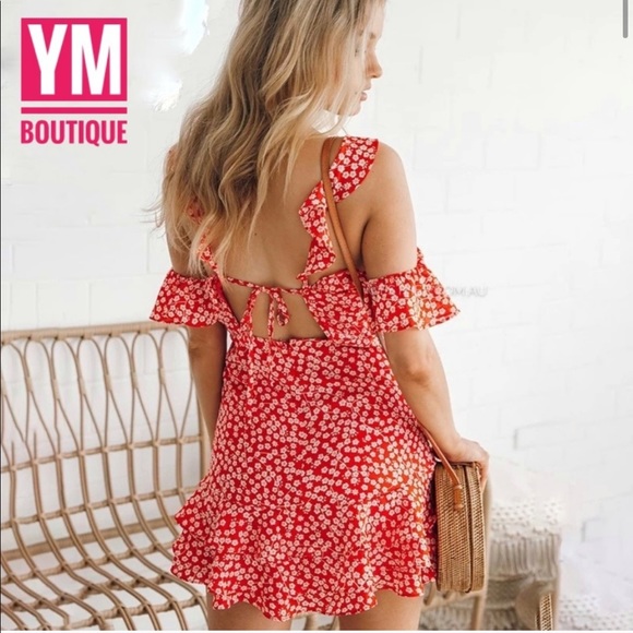 Ruffle hem mini dress - Picture 2 of 4